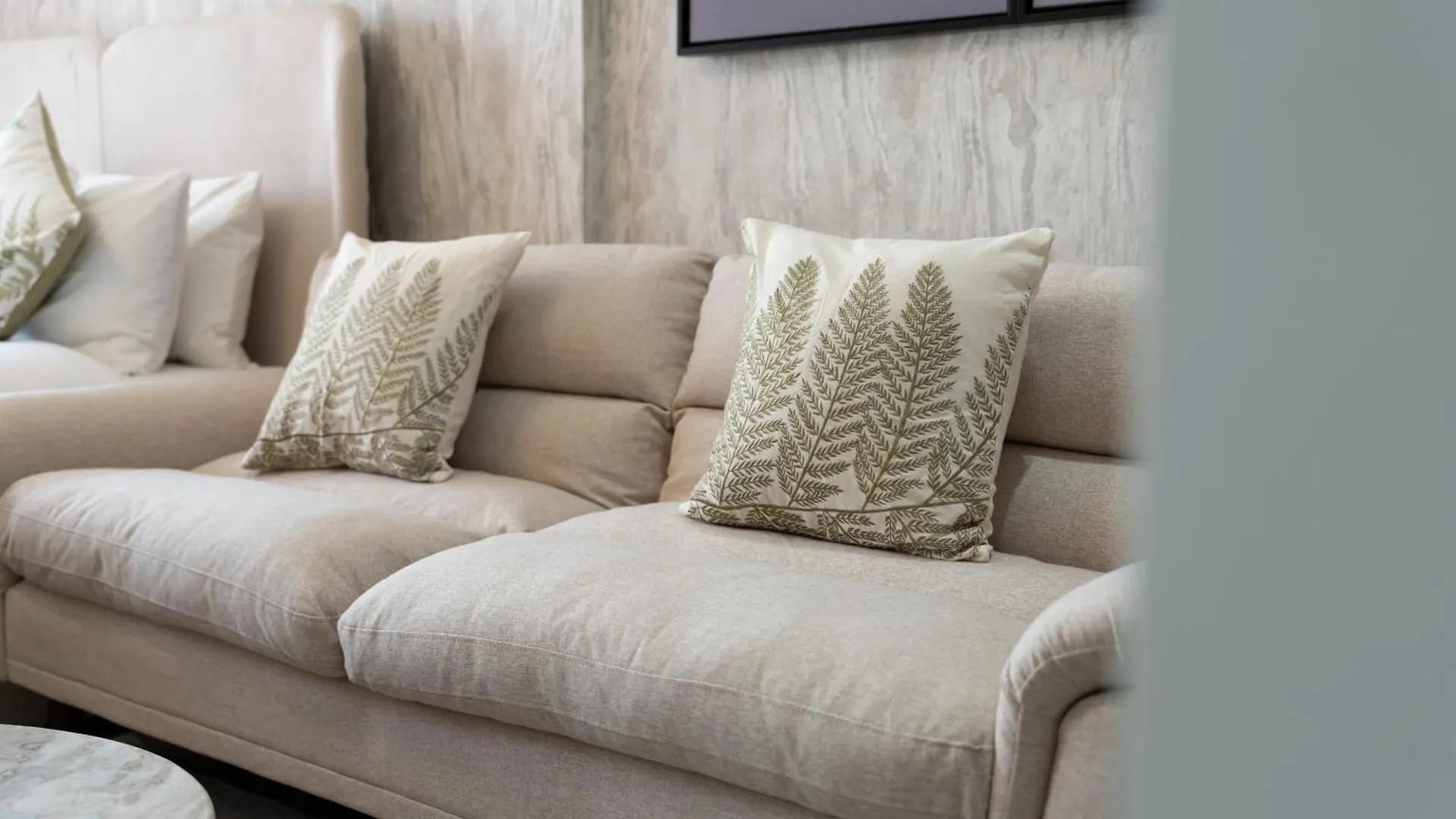 Stylish Studio Apartment In Binghatti Crystals Dubái Emiratos Árabes Unidos
