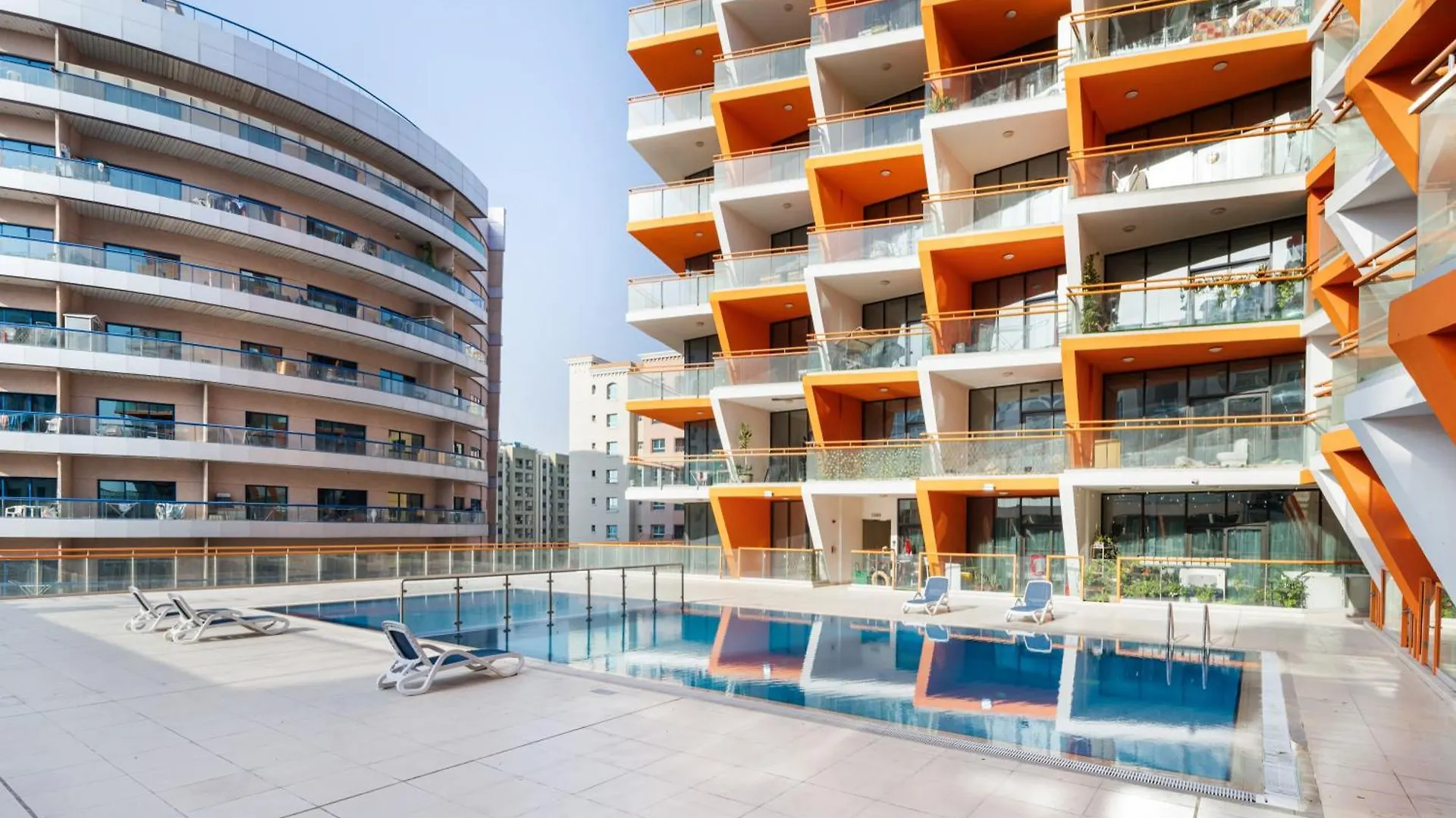 Stylish Studio Apartment In Binghatti Crystals Dubai 0*,