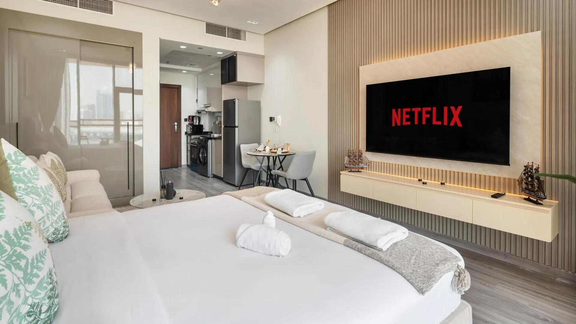 Stylish Studio Apartment In Binghatti Crystals Dubai