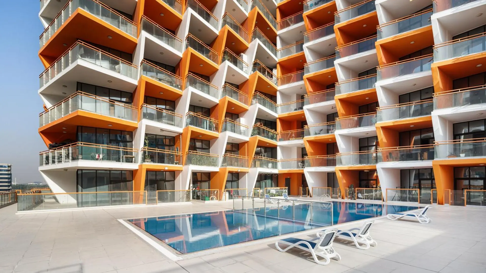 Stylish Studio Apartment In Binghatti Crystals Dubai