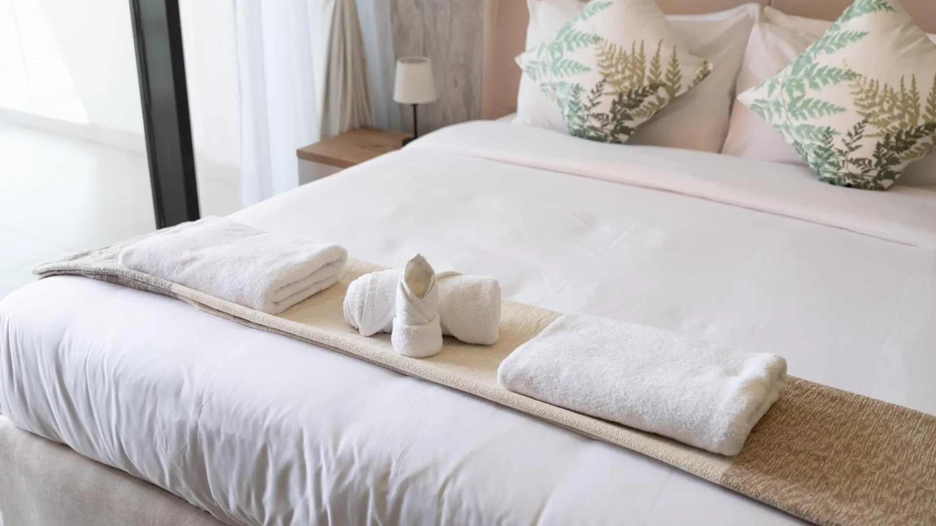 Stylish Studio Apartment In Binghatti Crystals Dubai