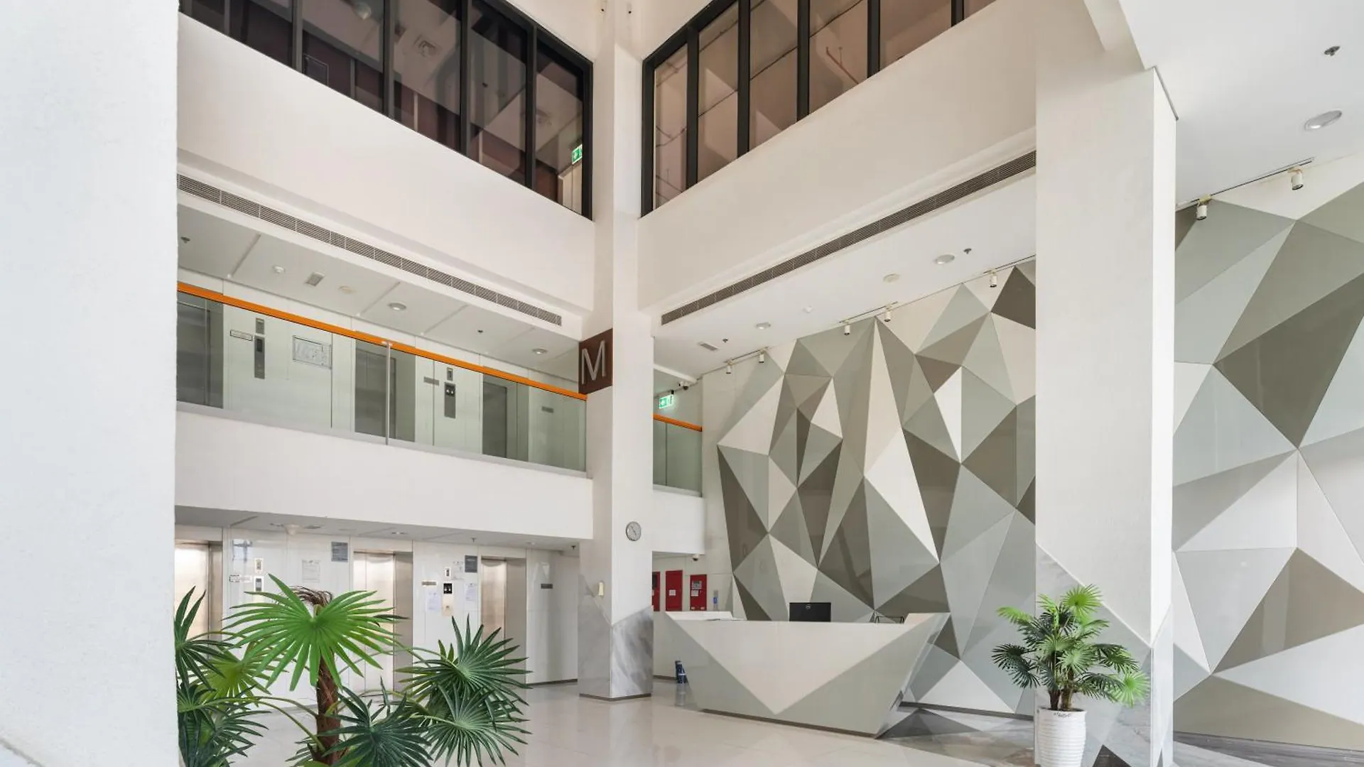 Stylish Studio Apartment In Binghatti Crystals Dubai Emirados Árabes Unidos